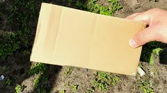 Ogräset kommer inte tillbaka: kartongtricket som förvandlar det till gödsel